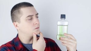 What Mouthwash is Best for Fighting Bad Breath?